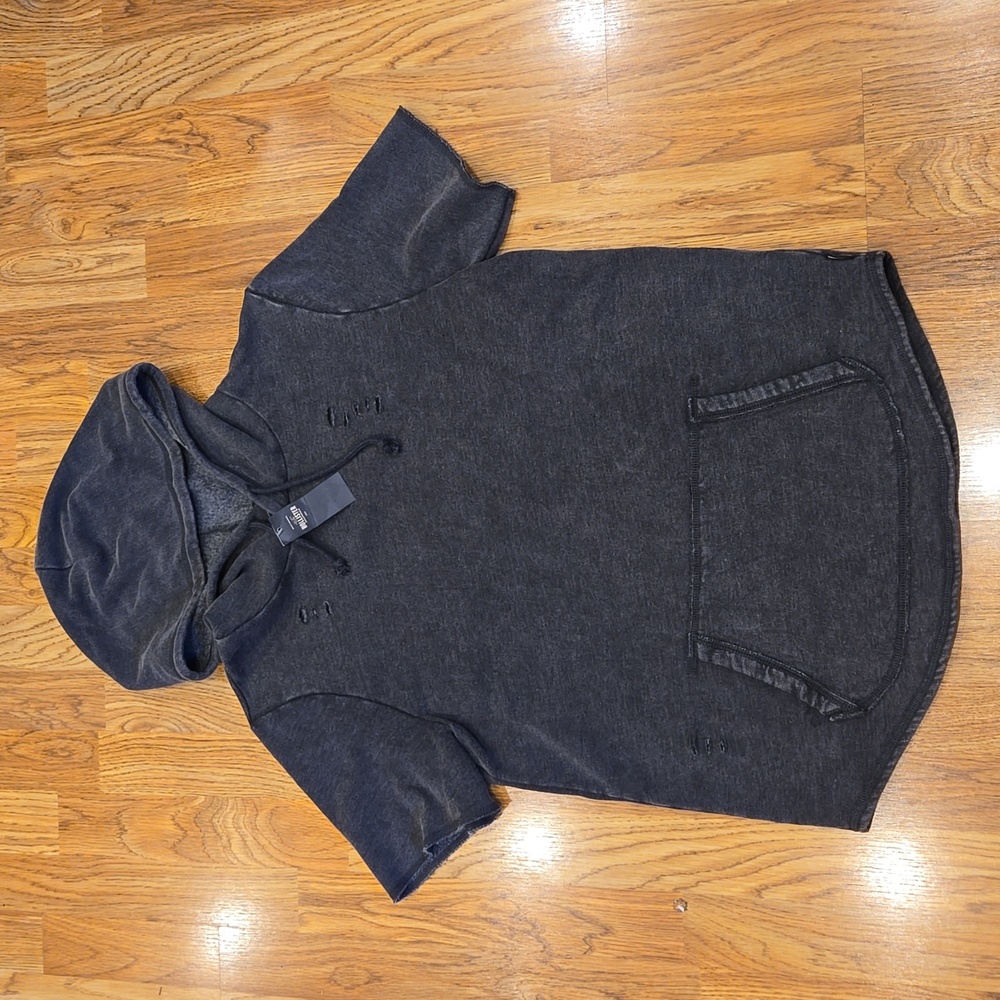 New with tags, grey Hollister men's short sleeve, front pocket hoodie.